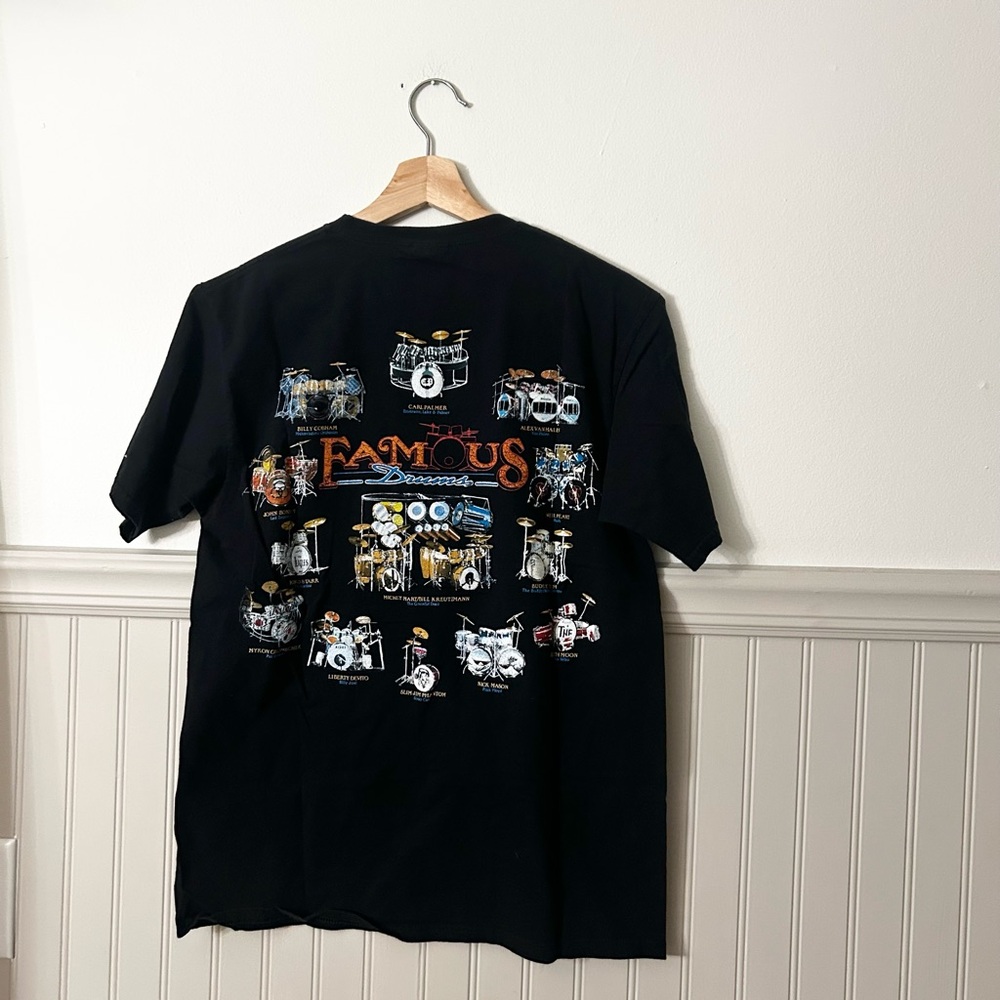 Y2K Men’s Medium Port and Company Black Famous Drummers Graphic Tee